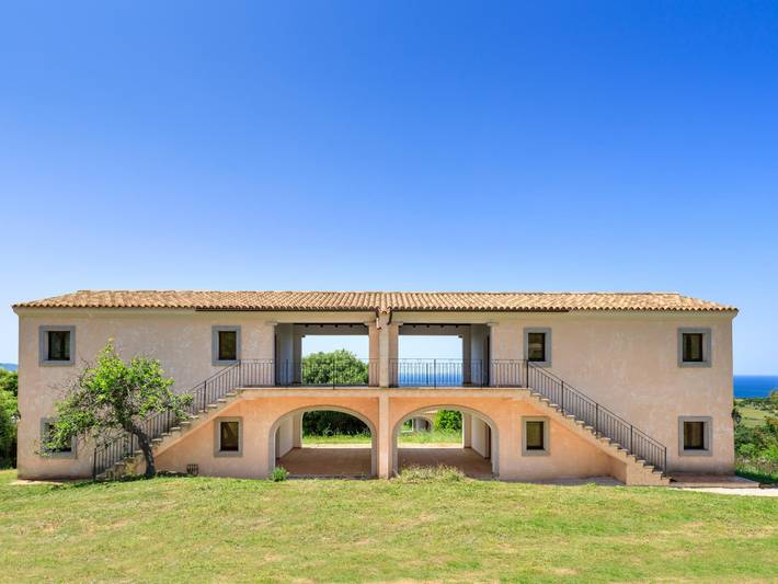 Gîte pour 4 personnes, avec piscine et terrasse à Badesi - 4
