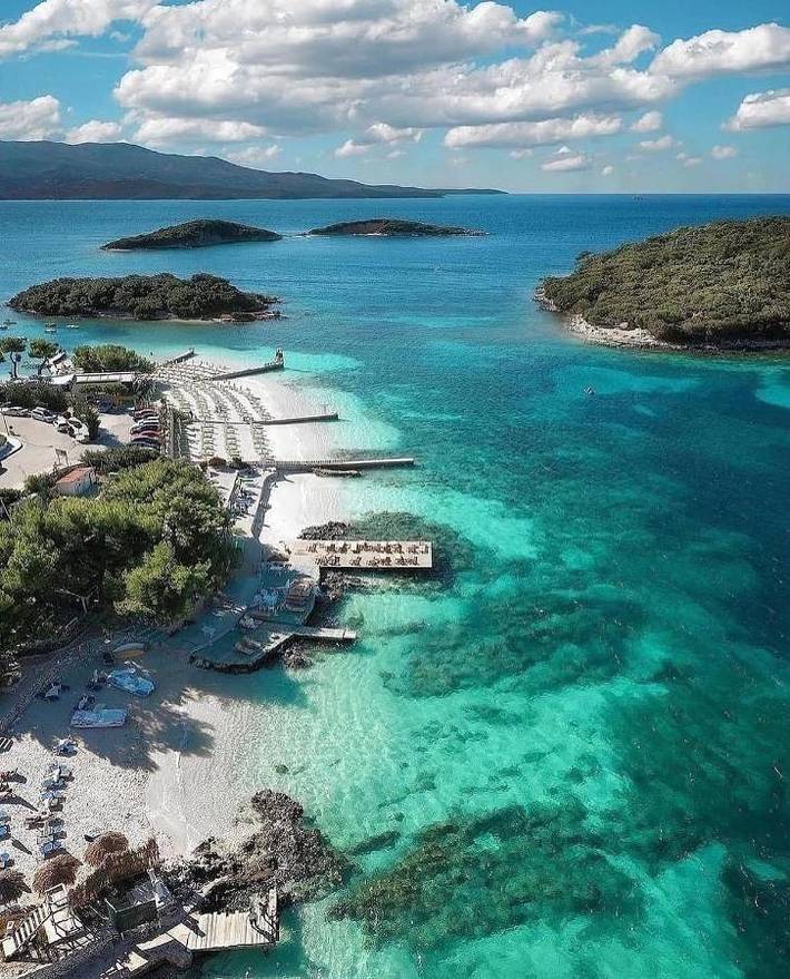 Location de vacances pour 3 personnes, avec vue et jardin dans Ksamil