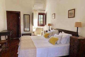 Casa rural para 18 personas, con jardín además de piscina y vistas, Se admiten mascotas en Penafiel