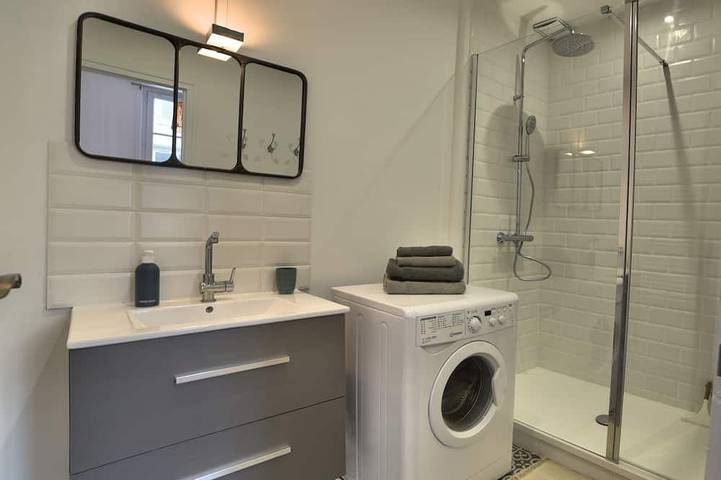 Entire apartment, Great one-bedroom apartment in the heart of the city, fully furnished in La Rochelle, La Rochelle region