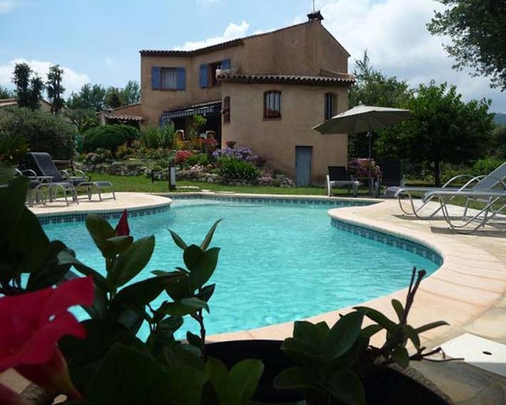 Location de vacances pour 3 personnes, avec piscine et jardin à La Gaude - 2