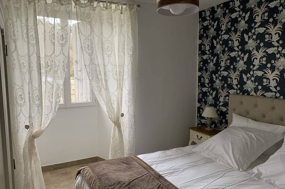 Maison en Pierres Avec Piscine Proche Sites Touristiques : Rocamadour Sarlat in Gourdon, Lot