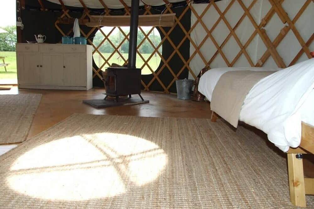 'Chestnut' Yurt in West Sussex countryside in Fernhurst, South Downs