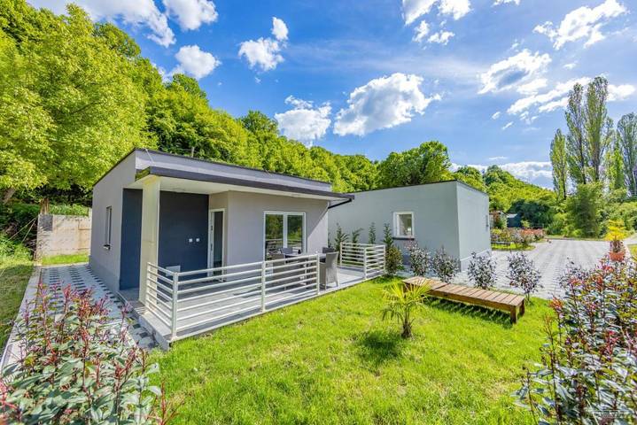 Hus för 4 Personer, med utsikt samt balkong och trädgård i Nordmakedonien