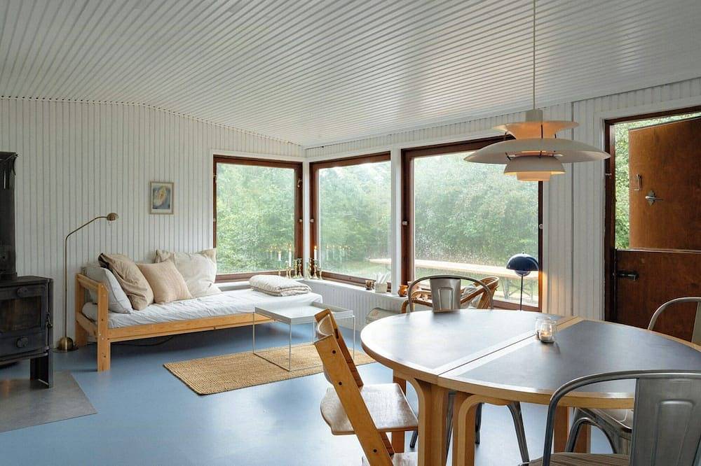 Hübsches Retro-Ferienhaus mit schöner Terrasse in Bryrup, Silkeborg