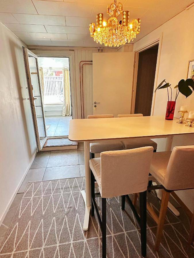 Appartement entier, Centralt och havsnära med utsikt mot pool in Kalmar, Mer Baltique suédoise