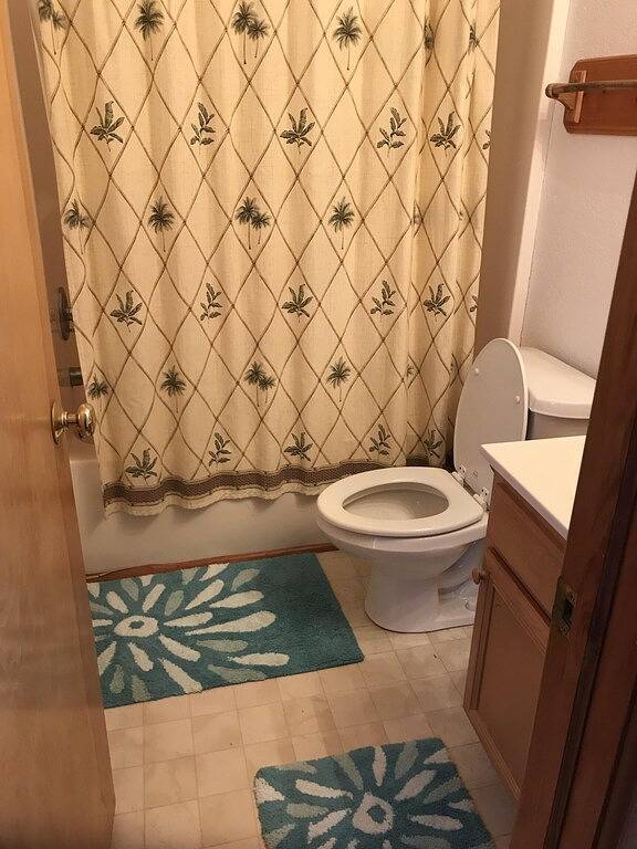 Vacation rental for 16 people, with hot tub and yard in Rodanthe