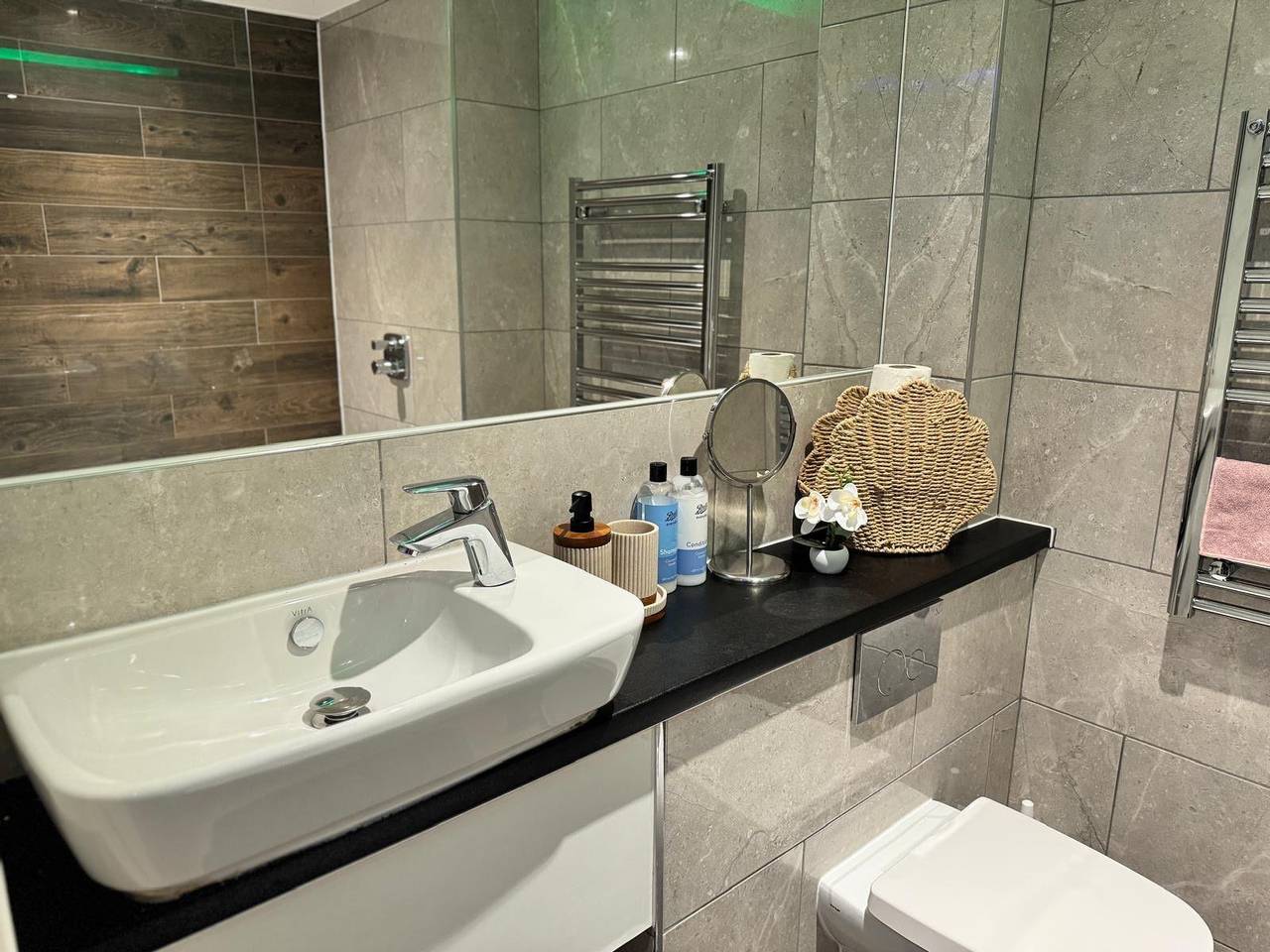Entire holiday apartment, Sheffield Centre - Modern 1Br Apartment - Sleeps 3 in Sheffield, South Yorkshire
