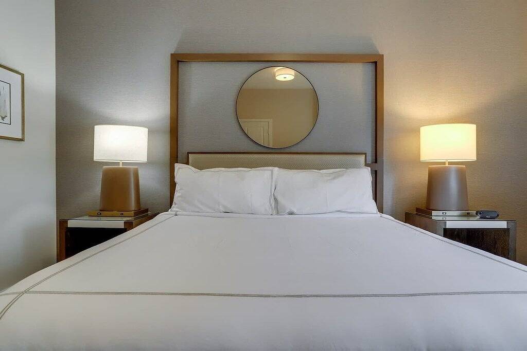 Ganze Wohnung, Sojourn | Courtland Towers | 2 Br in Arlington (VA), Arlington County