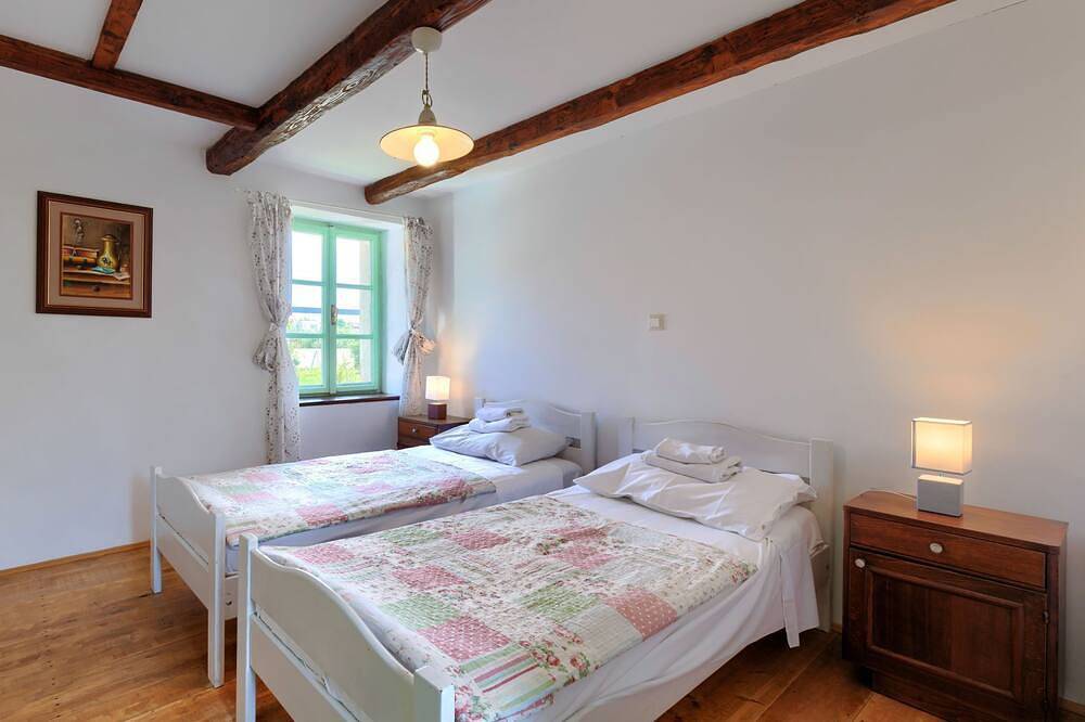 Pinia Ii in Kastelir, Općina Kaštelir - Labinci