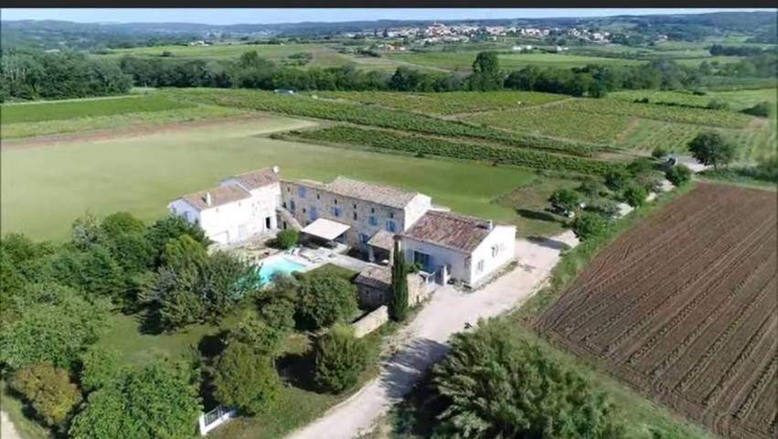 Villa pour 8 personnes, avec vue ainsi que piscine et jardin