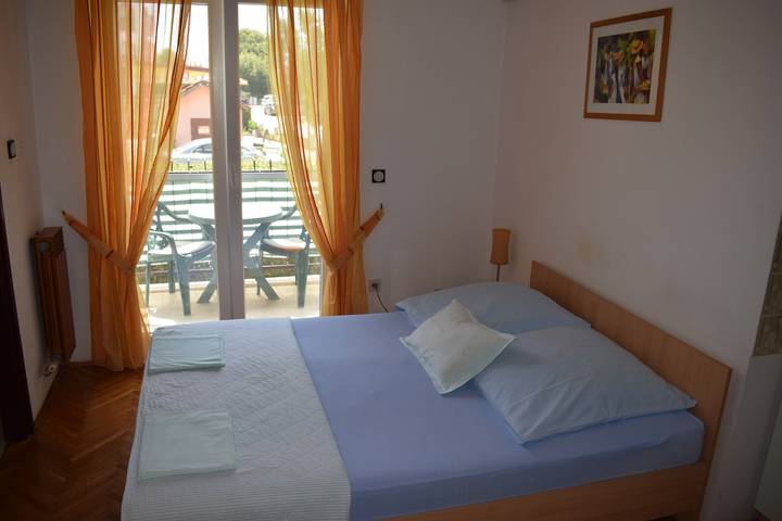 Ferienwohnung für 2 Personen, mit Balkon/Terrasse in Sveti Filip i Jakov