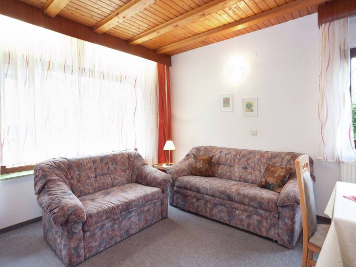 Ferienwohnung für 4 Personen, mit Terrasse und Pool sowie Garten in Bad Wildungen - 2