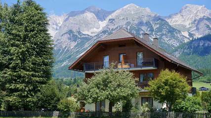 Ferienwohnung für 2 Personen, mit Ausblick und Terrasse sowie Garten in Schladming-Dachstein