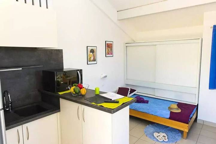 Village vacances pour 4 personnes, avec piscine ainsi que terrasse et sauna dans le Languedoc-Roussillon