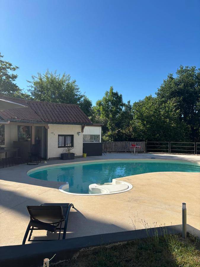 Location de vacances pour 6 personnes, avec balcon ainsi que piscine et vue à Saint-Jean-Lespinasse - 4