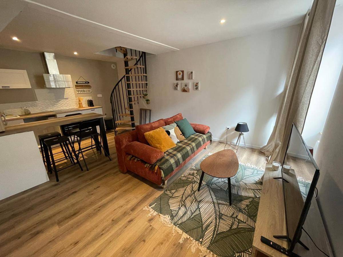Appartement entier, Gîte De la Cour au Grenier 2 in Chauvigny, Vienne (France)