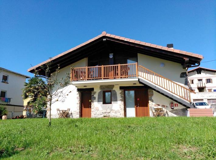 Gîte pour 4 personnes, avec Balcon et Terrasse ainsi que Jardin et Vue à Hernani