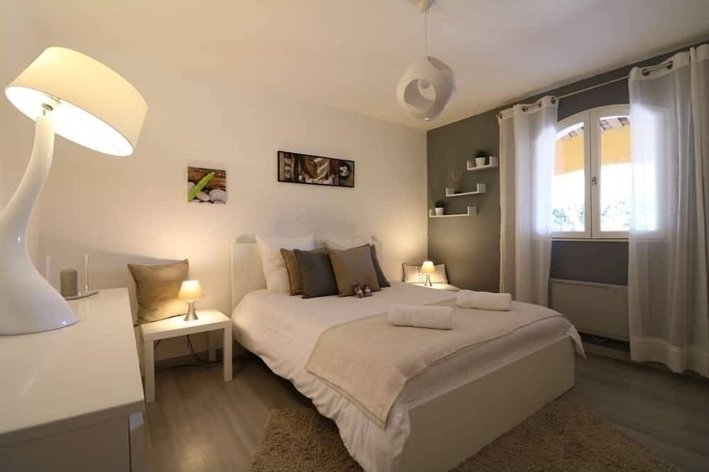 Schitterende Hedendaagse Villa 8/10 pers Verwarmd zwembad in Pernes-les-Fontaines, Vaucluse
