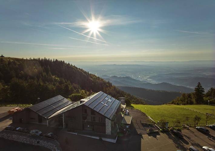 Hotel für 9 Personen, mit Ausblick und Terrasse - 1