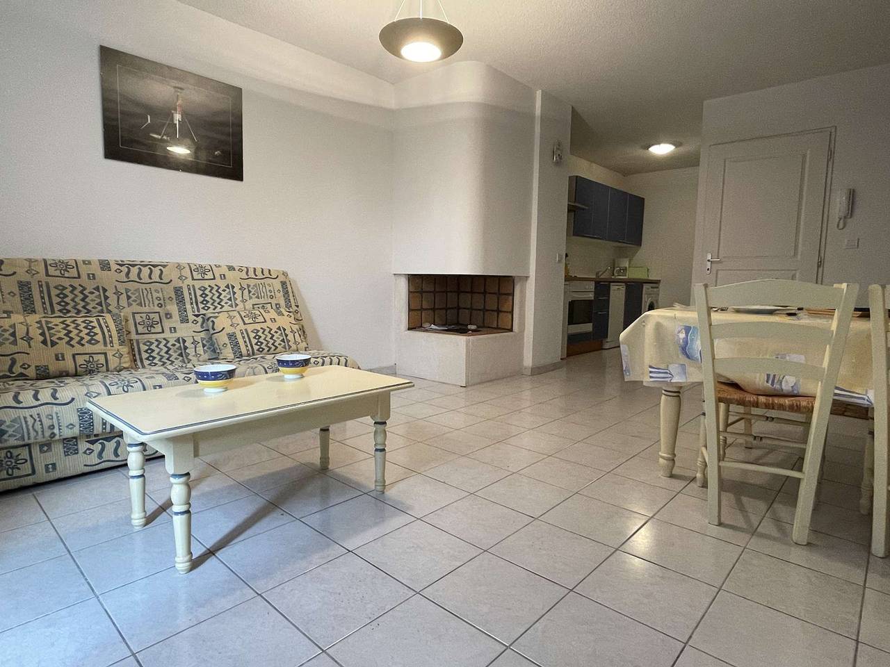 Entire apartment, 3-room apartment, sleeps 4 in Saint-Martin-de-Ré with private parking in Saint-Martin-de-Ré, Ile de Re