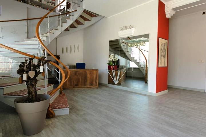 Maison d’hôte pour 3 personnes, avec Balcon ainsi que Terrasse et Vue à Revello