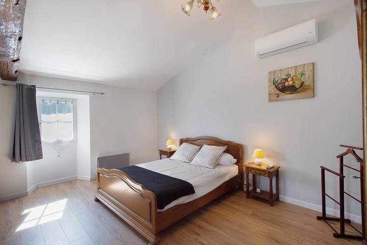 Chambre d’hôte pour 4 personnes, avec Jardin à Saint-Médard-de-Guizières