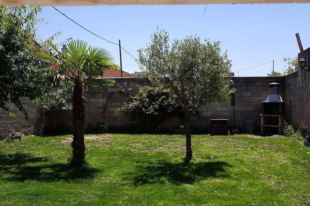 Rural House Villa de Ambel full rental. 300m2 only for you with garden and Bbq in Saragossa Province