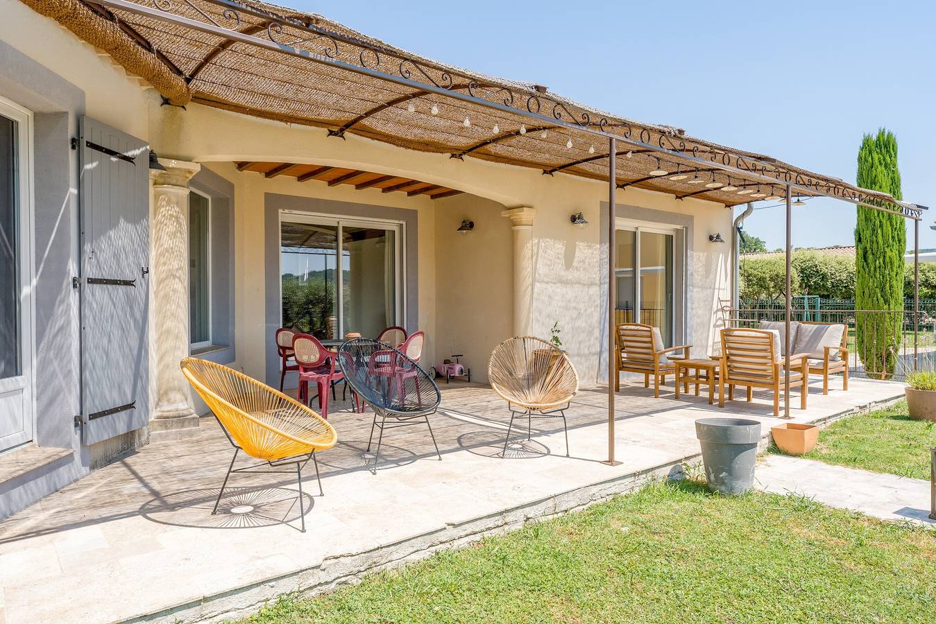 Villa « Margot » avec terrasse privée, Wi-Fi et climatisation in Goudargues, Région de Nîmes