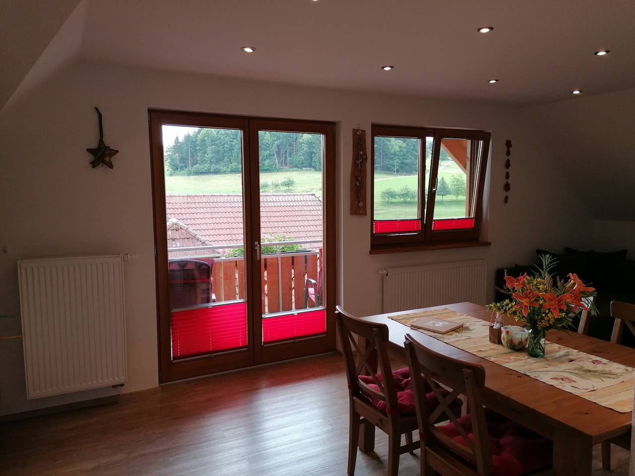 Ganze Wohnung, Apartment 'Talblick, 75qm' mit Bergblick, Balkon und Wlan in Elzach, Mittlerer Schwarzwald