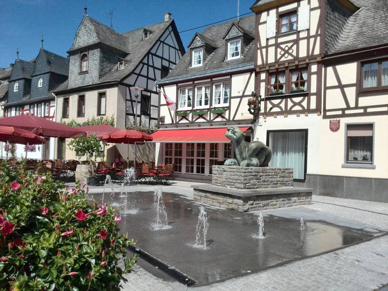 Winzerhäuschen am Brunnen in Kobern-Gondorf, Osteifel