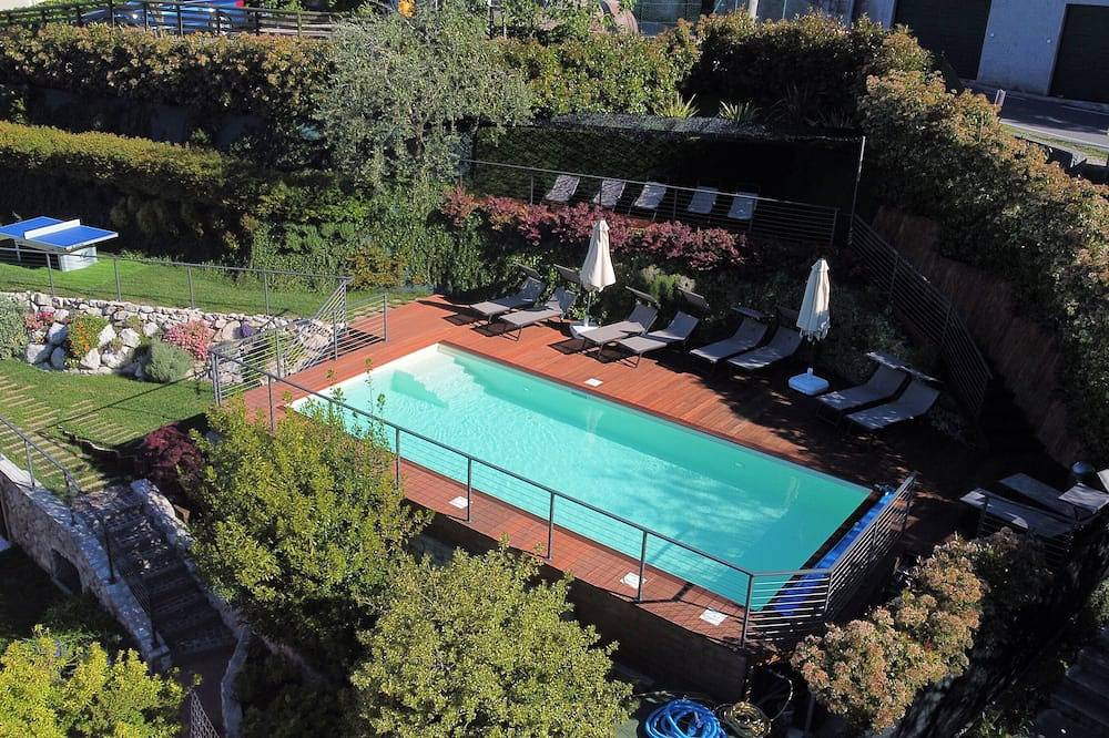 Ganze Wohnung, Wohnung mit 2 Schlafzimmer  Garten ,Beheizter Pool, Parkplatz, WiFi in Malcesine, Gardasee-Berge