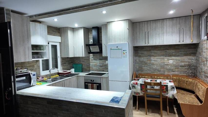 Casa rural para 17 personas, con Balcón y Terraza además de Jardín y Piscina en El Viso de San Juan - 4