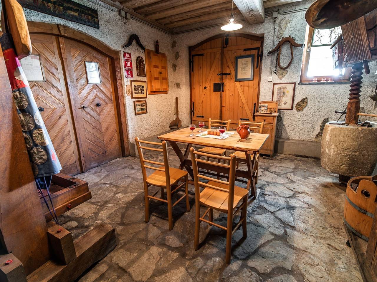 Cozy Countryside Retreat Villa with Hot-Tub - Two Bedroom Villa with Hot Tub in Krško, Lower Styria