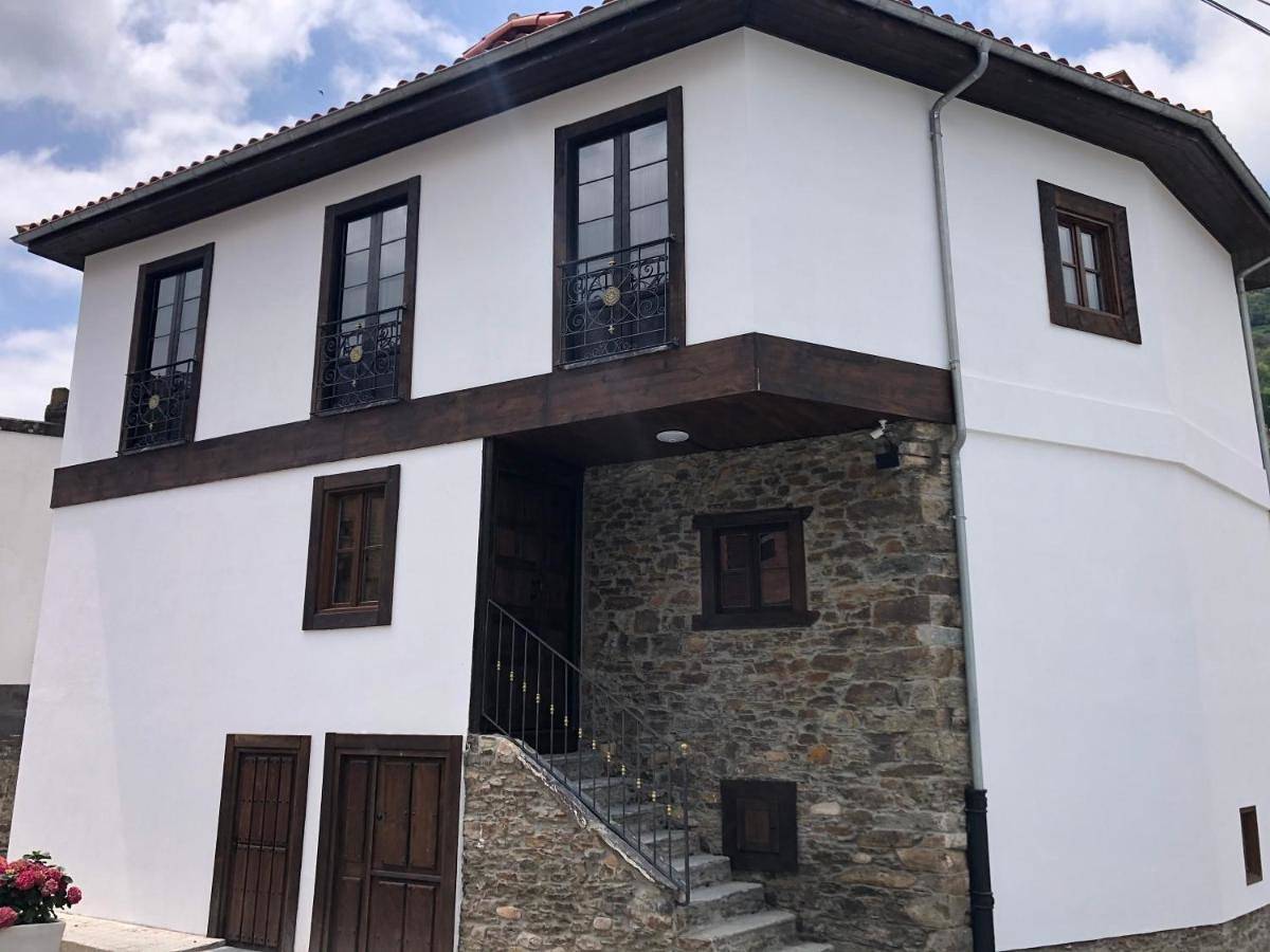 Apartamento entero, Three-Bedroom House in Cangas del Narcea, Cordillera Cantábrica