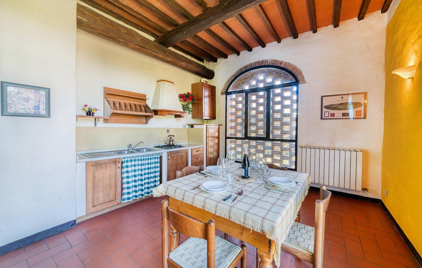 Gemütliche Wohnung mit Pool, Parkplatz und Garten in Dicomano in Dicomano, Florenz Provinz