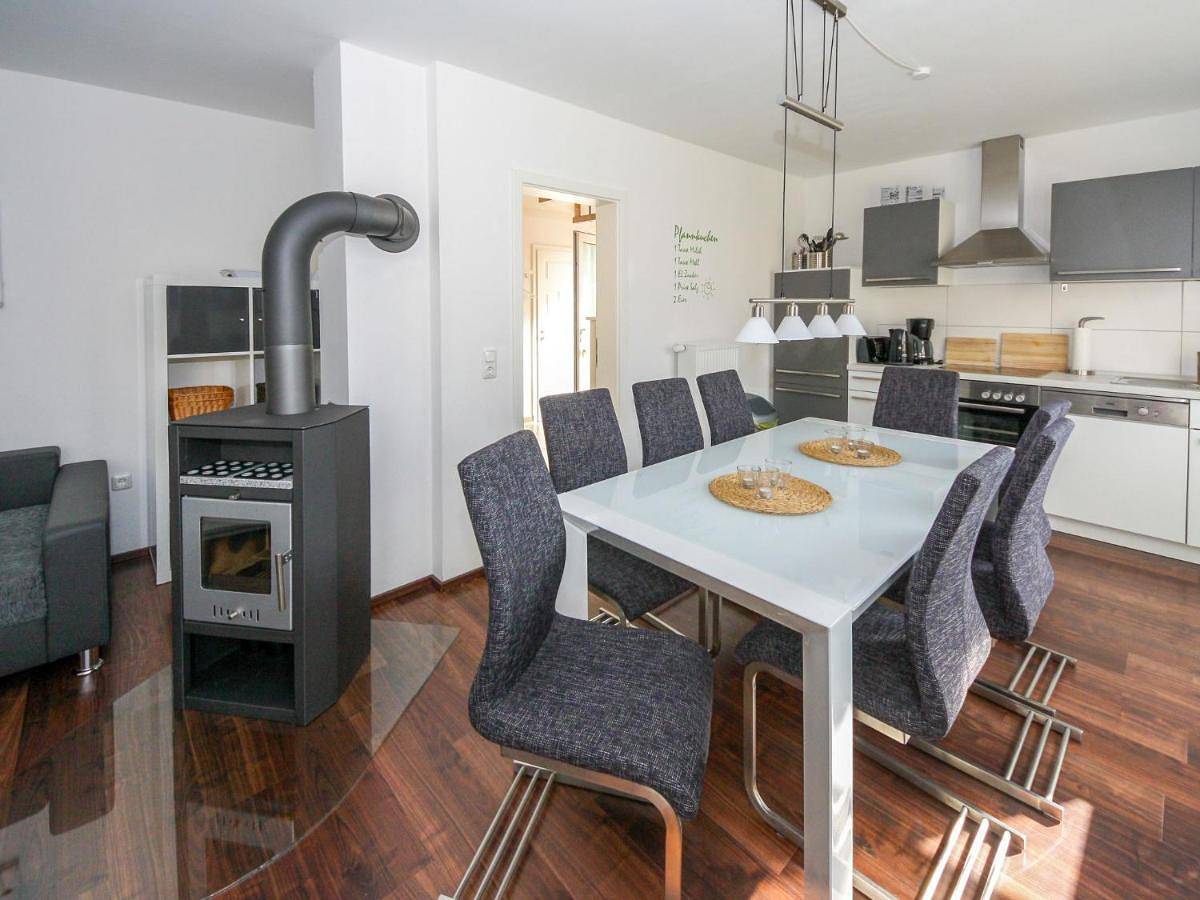 Holiday Home Müritz Ferienpark Röbel-18 by Interhome in Röbel, Müritz