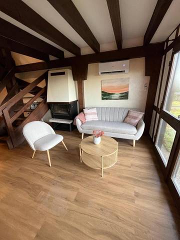 Gîte pour 5 personnes, avec jardin et piscine ainsi que vue et terrasse à Lembach