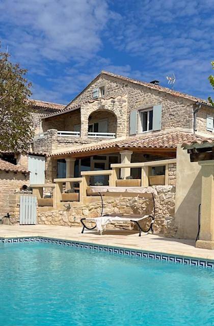 Location de vacances pour 3 personnes, avec piscine et vue ainsi que terrasse et jardin, animaux acceptés à Saint-Privat-de-Champclos - 4