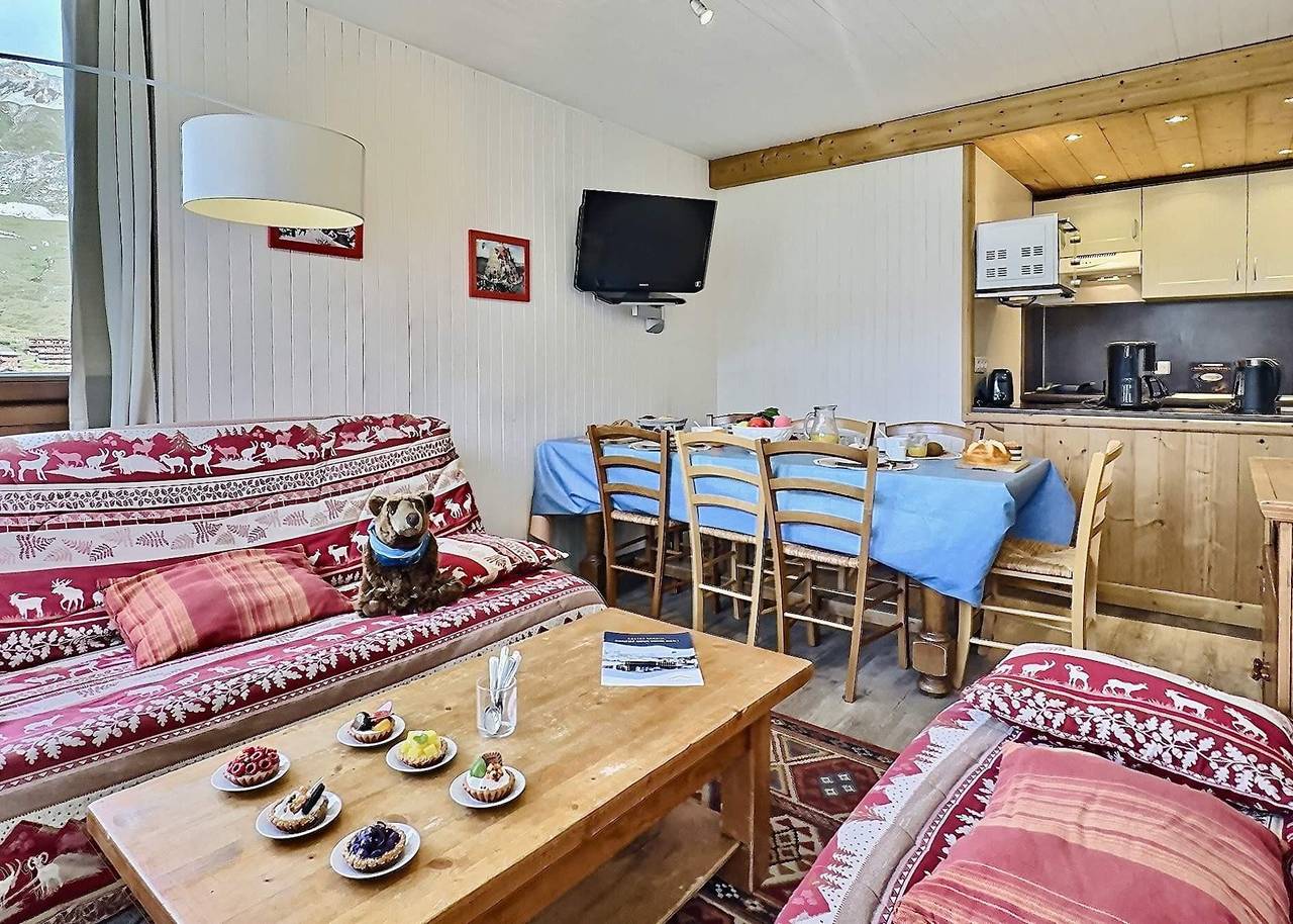 Entire apartment, Résidence les Roches Rouges A ou B - 4 room apartment 8 people in Tignes, Vanoise National Park