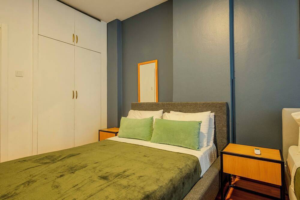 Appartamento intero, 3-bedroom apartment in delightful Istanbul with Ac in Beyoğlu, Firuzağa Mahallesi