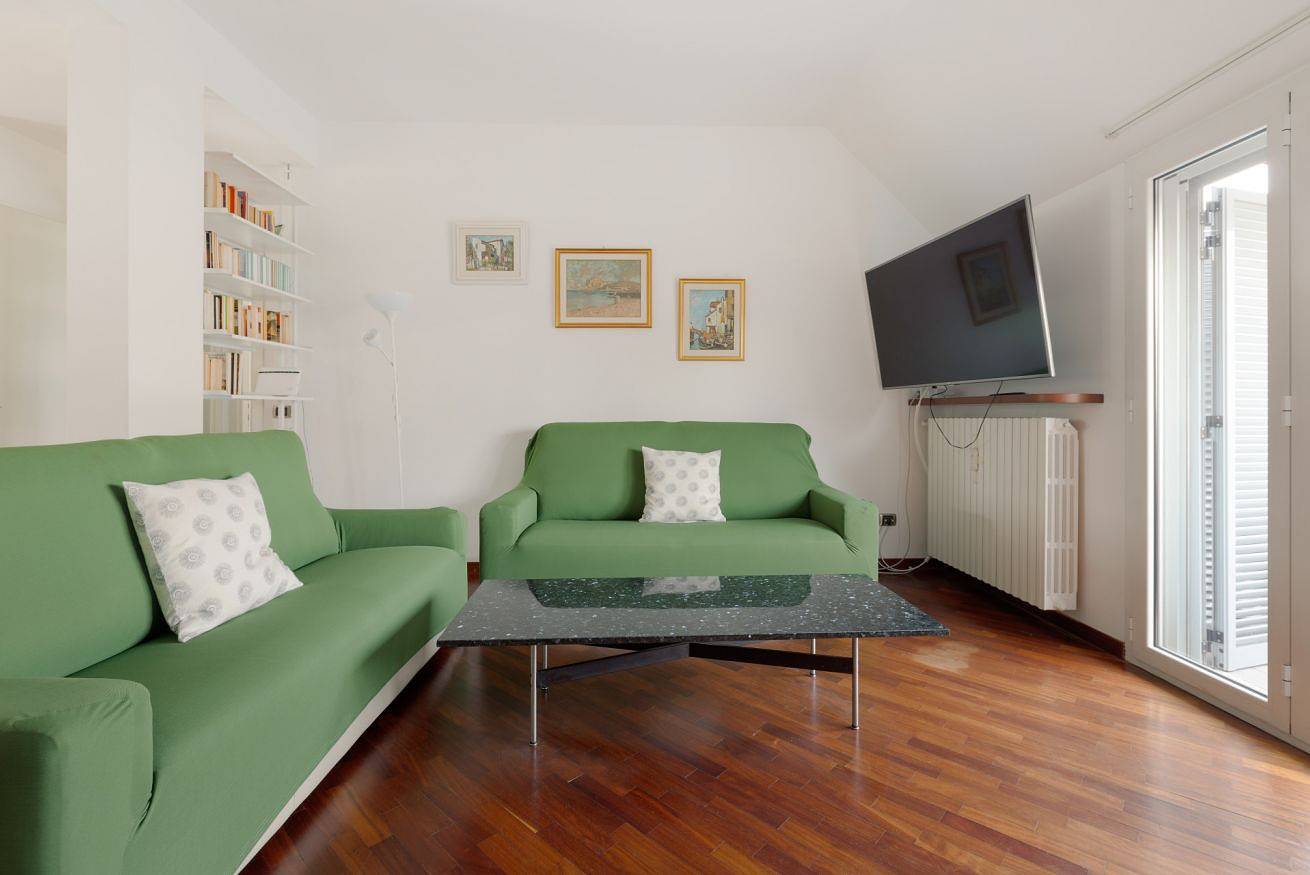 Entire apartment, Guesthost - Mm Istria White Apartment in Milan, Milan Province