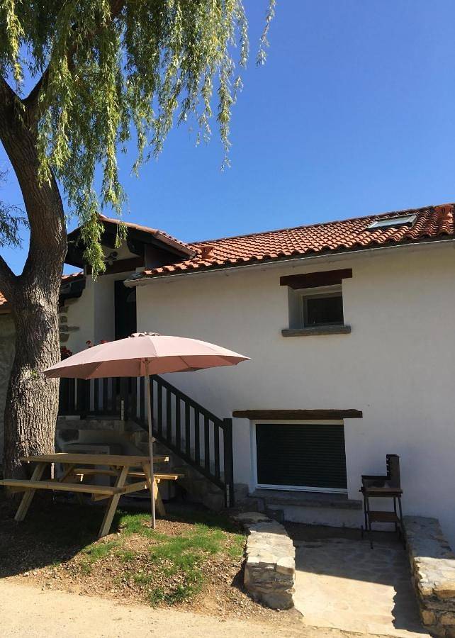 Gîte pour 4 personnes, avec vue et jardin, animaux acceptés à Lantabat