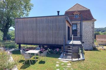 Location de vacances pour 4 personnes, avec jardin à Bretenoux