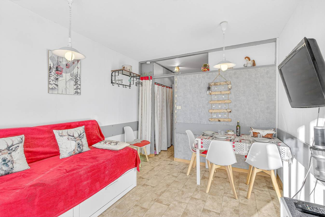 Apartamento entero, Apartamento 'Superdévoluy Les Issarts' con vistas a la montaña, balcón y Wi-Fi in Saint-Étienne-en-Dévoluy, Dévoluy (comuna)