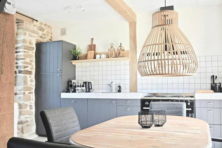 Location de vacances pour 4 personnes, avec piscine et terrasse ainsi que jardin et jacuzzi, animaux acceptés à Saint-Germain-les-Belles - 2