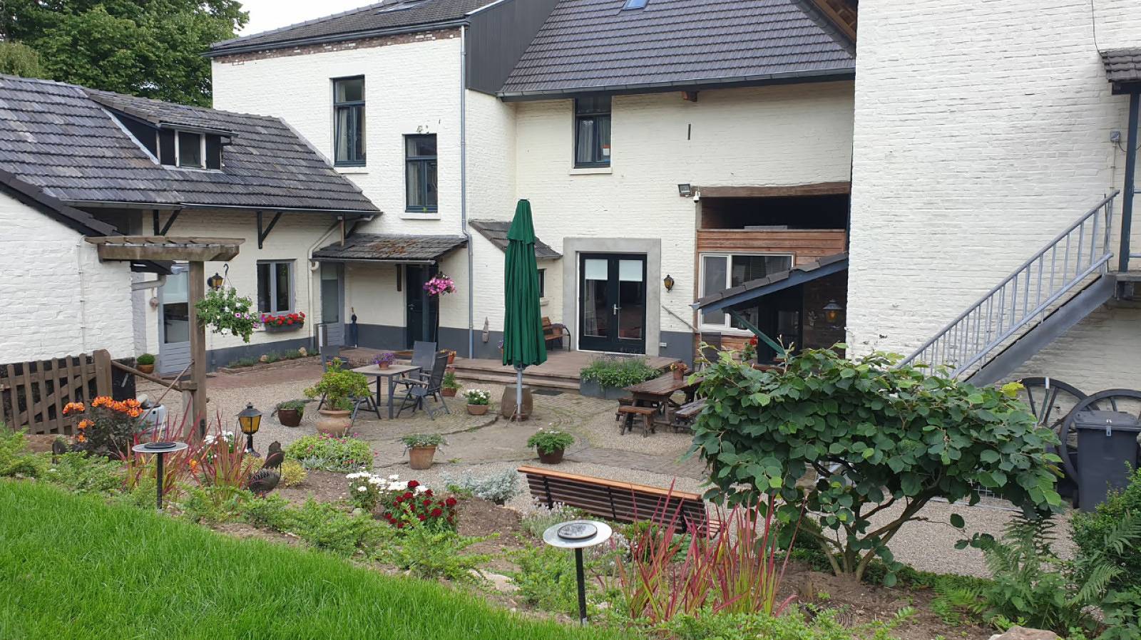 Geheel appartement, Landelijk gelegen 2 pers. appartement in een woonboerderij in Valkenburg aan de Geul in Valkenburg, Limburg