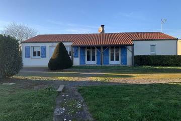 Location de vacances pour 6 personnes, avec jardin à Sainte-Gemme-la-Plaine