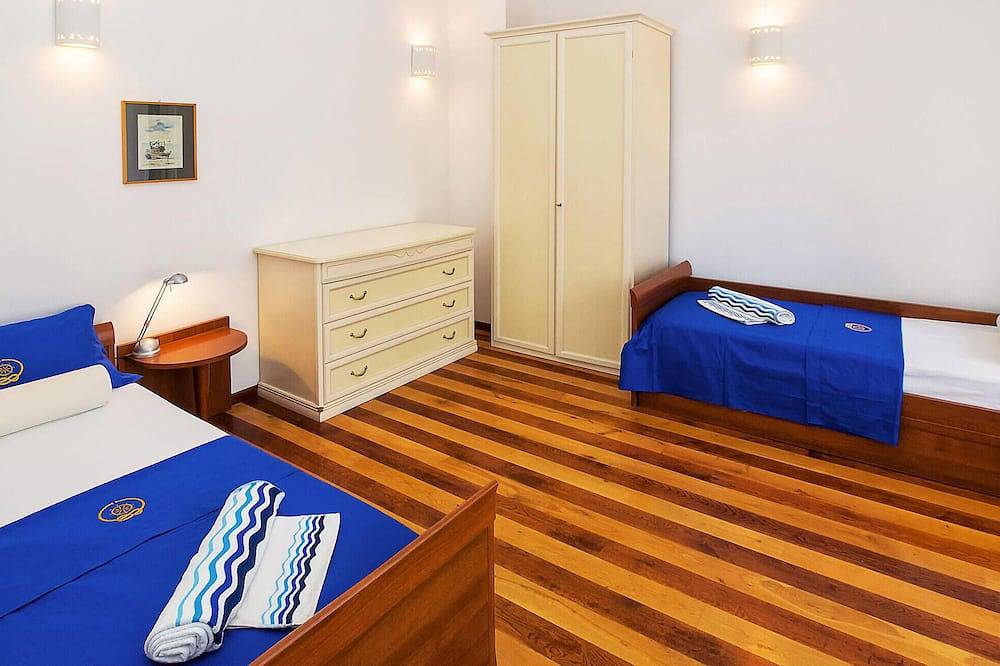 Stunning home in Supetar in Supetar, Brac