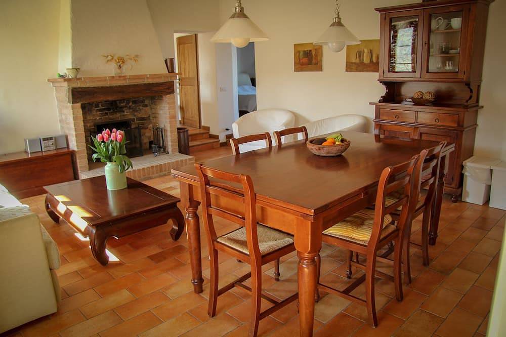 Agriturismo per 6 Persone in Urbino, Valle del Metauro